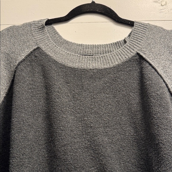 Sonoma Women’s Two-Tone Gray Crewneck Baseball Color block Sweater XL - Picture 4 of 6